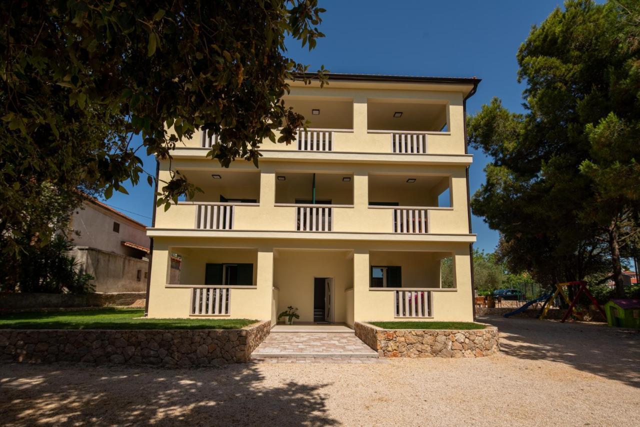 Apartmani Mara Pakoštane Kültér fotó
