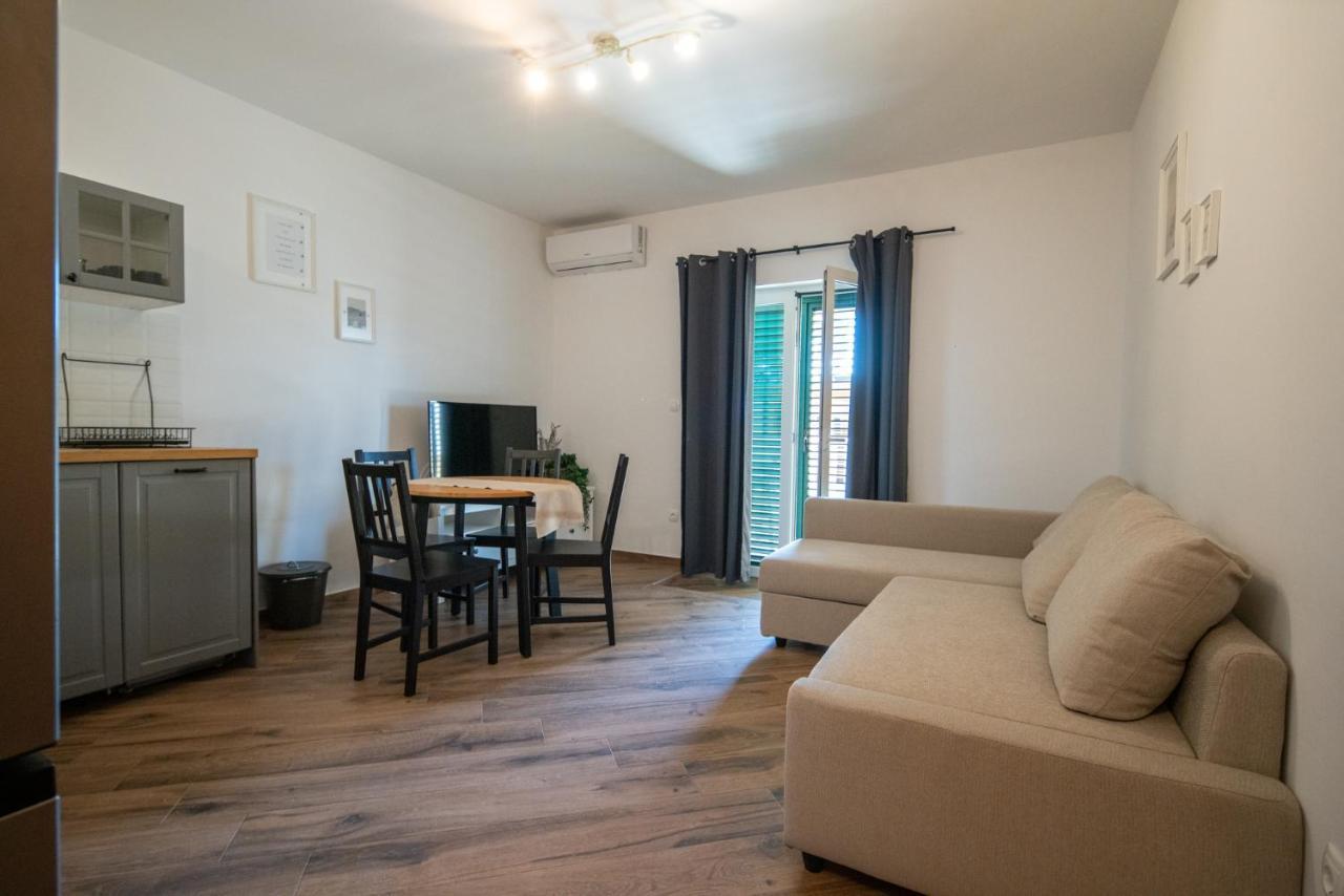 Apartmani Mara Pakoštane Kültér fotó