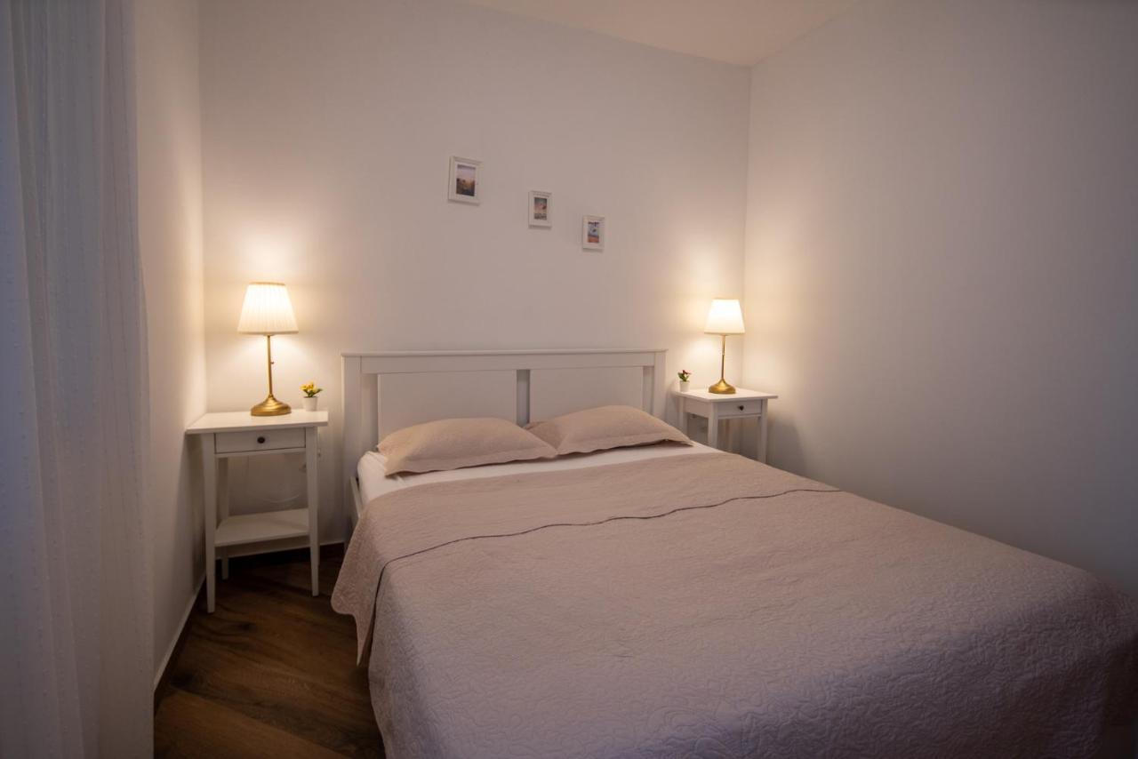 Apartmani Mara Pakoštane Kültér fotó