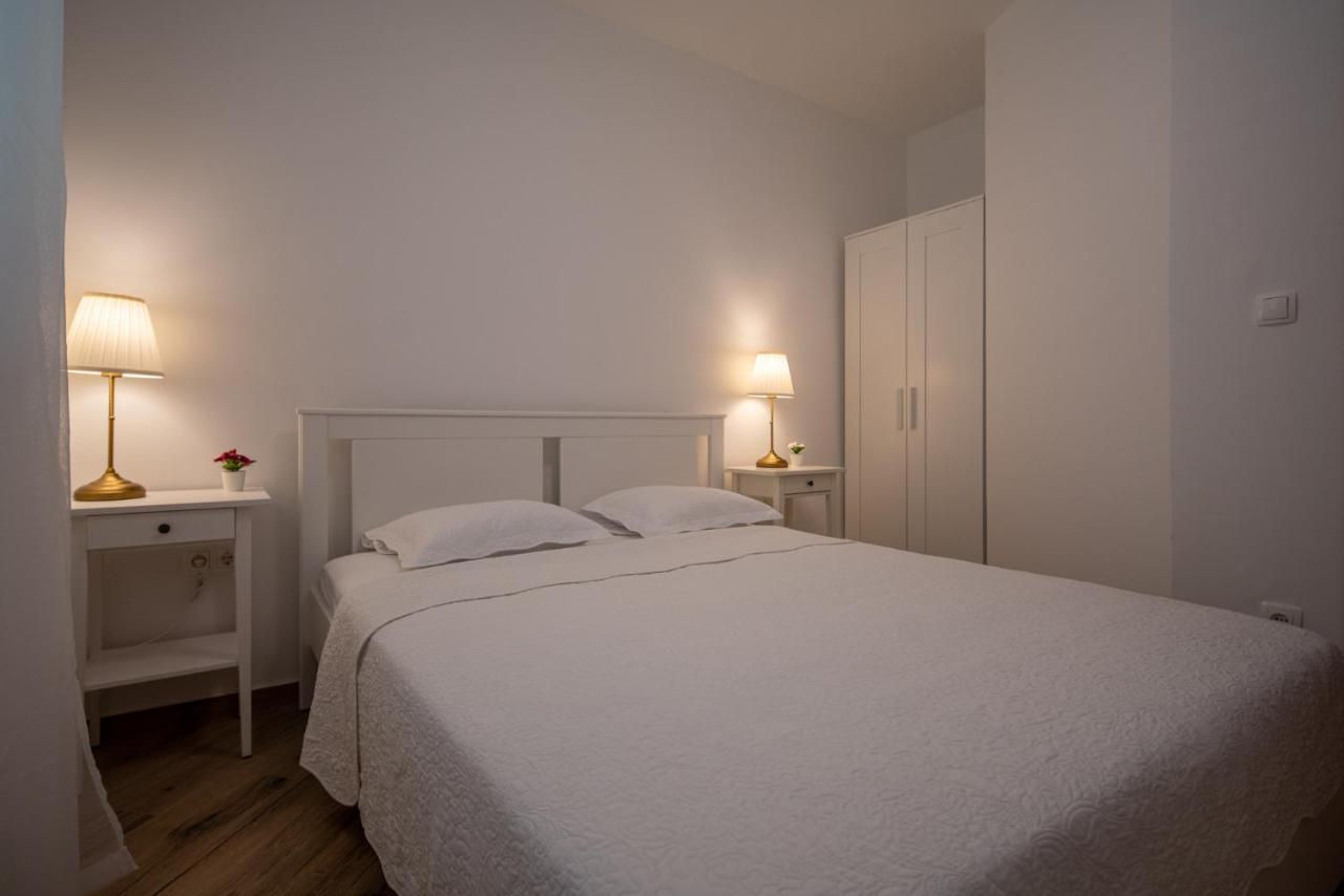 Apartmani Mara Pakoštane Kültér fotó