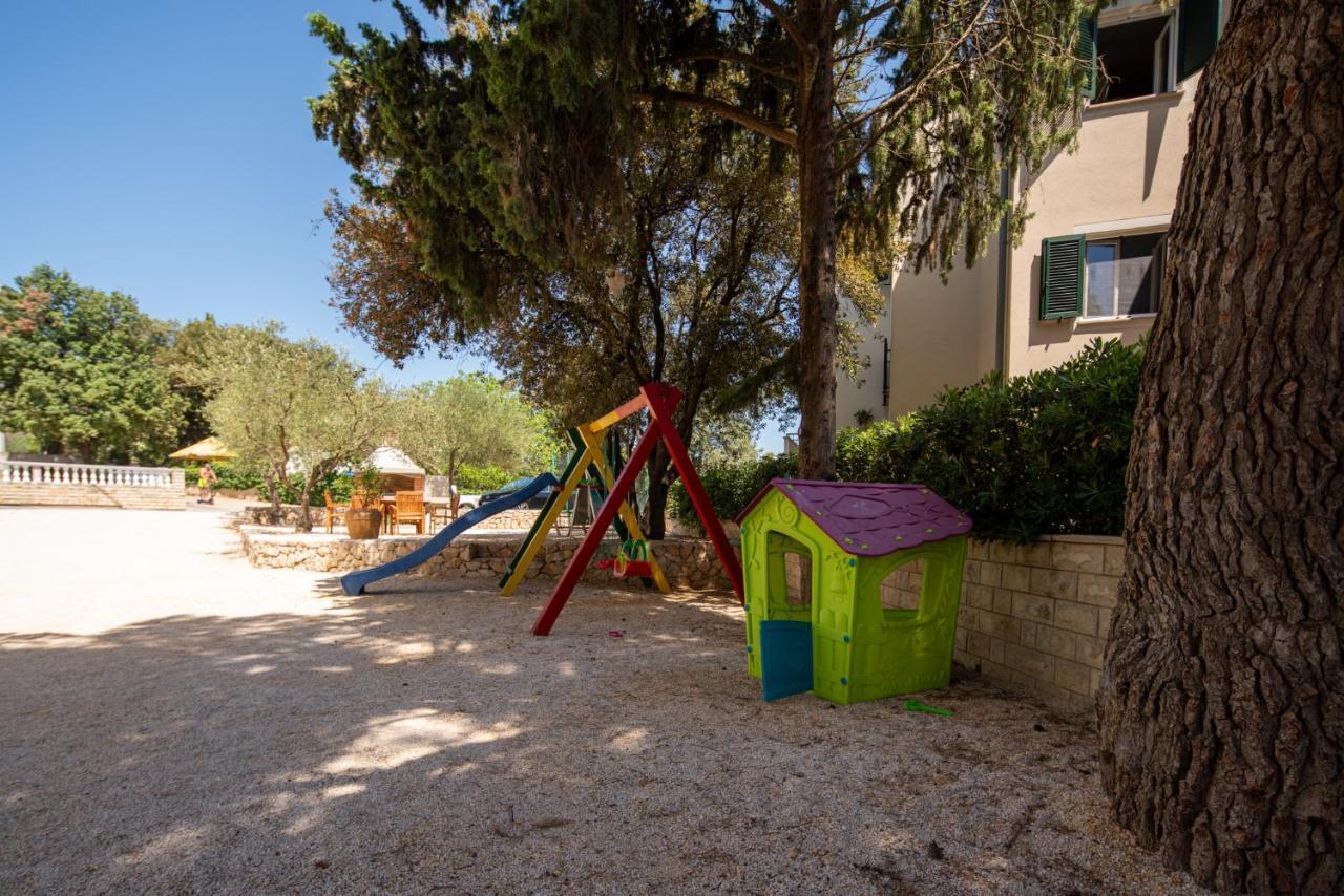 Apartmani Mara Pakoštane Kültér fotó