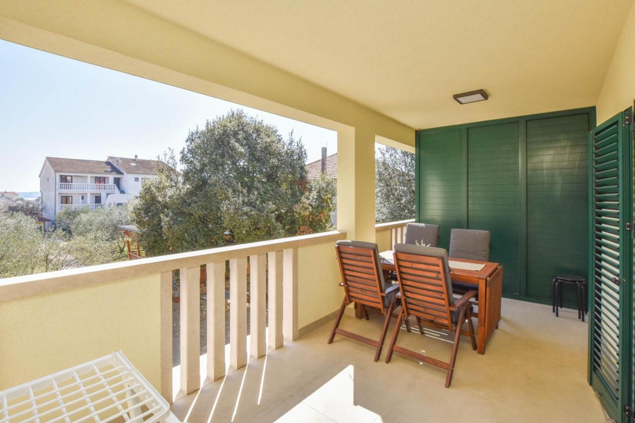 Apartmani Mara Pakoštane Kültér fotó