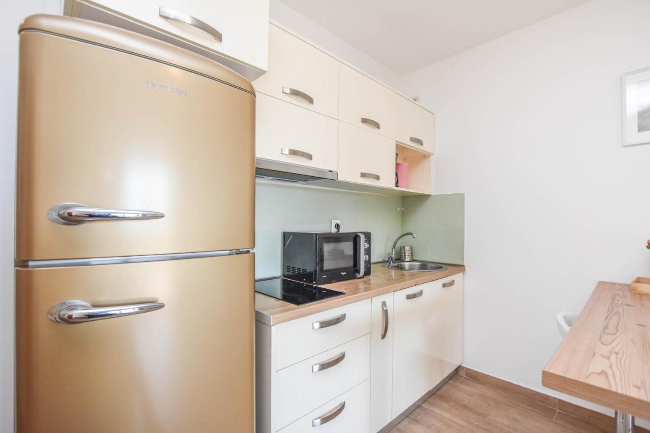 Apartmani Mara Pakoštane Kültér fotó