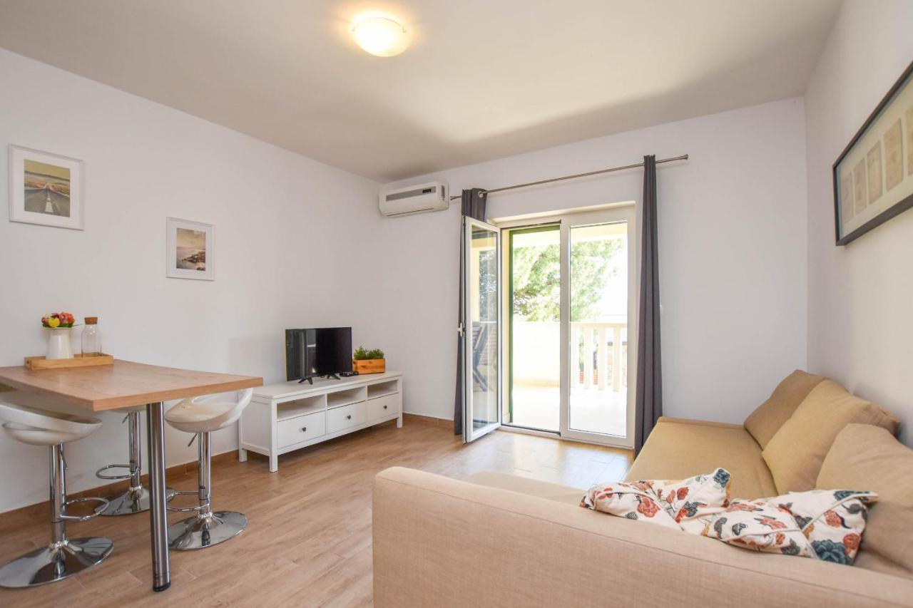 Apartmani Mara Pakoštane Kültér fotó